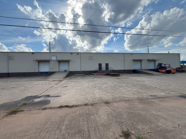 More Photos Of 1814 N Market St, Shreveport Manufacturing For Sale