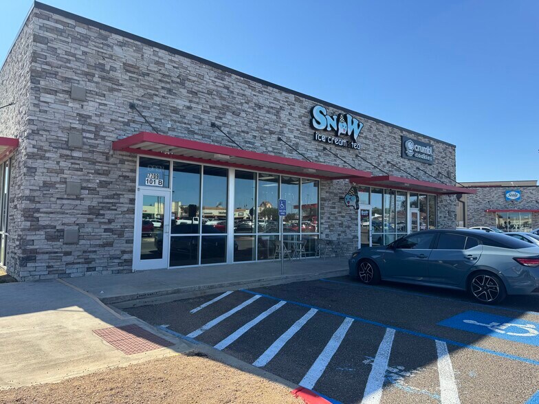 More Photos Of 7709 McPherson Rd, Laredo Freestanding For Lease