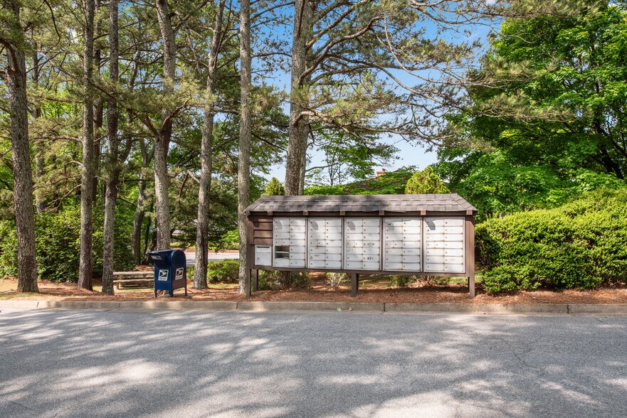 More Photos Of 11205 Alpharetta Hwy, Roswell Office Residential For Sale