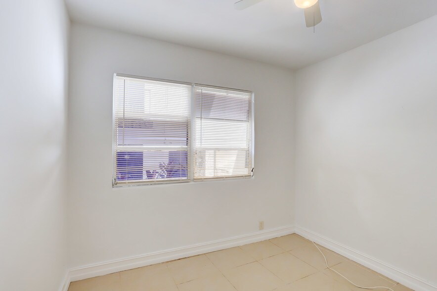 More Photos Of 1801 Spruce Ave, West Palm Beach Apartments For Sale