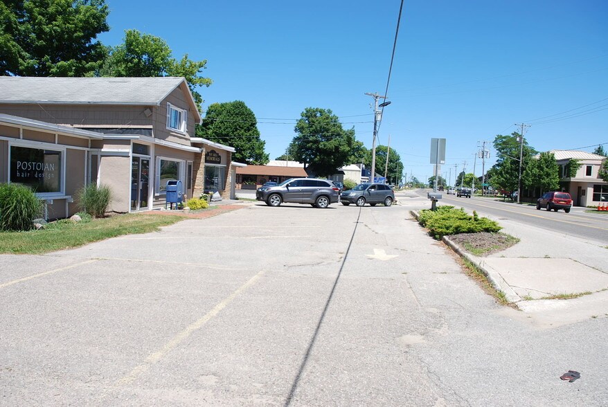 More Photos Of 13726 SW Bay Shore Dr, Traverse City Storefront Retail Residential For Sale