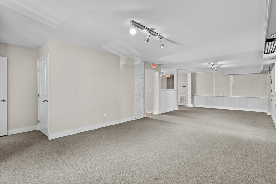 More Photos Of 90 E Moreno St, Buford Office Residential For Sale