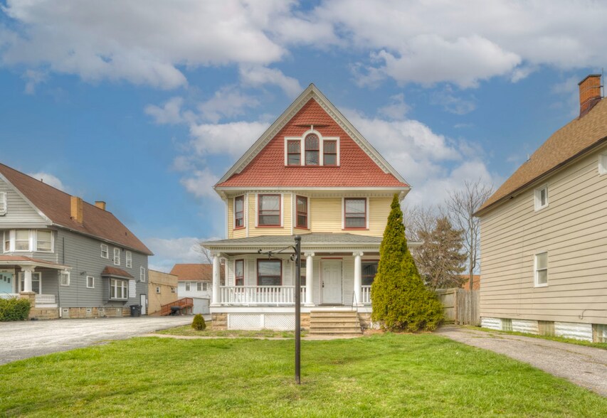 Primary Photo Of 4432 Pearl Rd, Cleveland Specialty For Sale