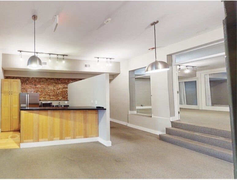 More Photos Of 631 Pennsylvania Ave SE, Washington Storefront Retail Office For Lease