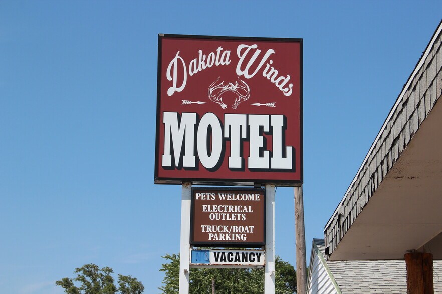 More Photos Of 720 S Main St, Kimball Hotel For Sale