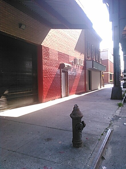 More Photos Of 880 Jamaica Avenue St, Brooklyn Warehouse For Lease