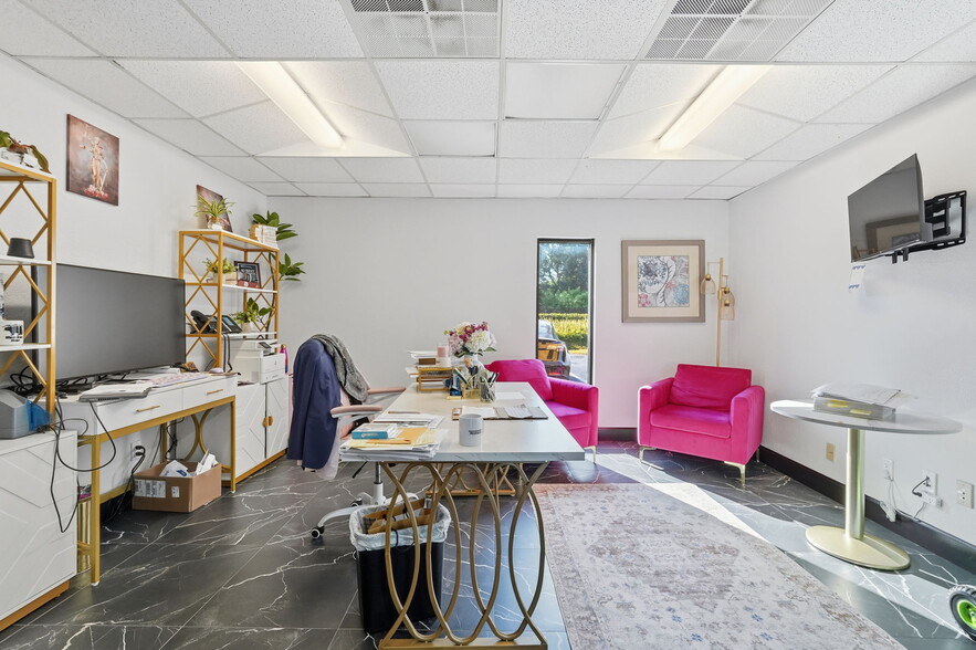 More Photos Of 10812 Gandy Blvd N, Saint Petersburg Medical For Lease