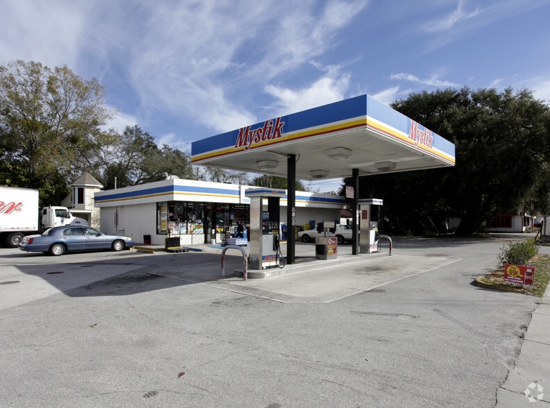 More Photos Of 718 13th St, Saint Cloud Convenience Store For Sale