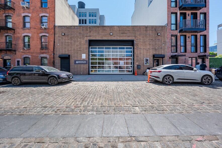 More Photos Of 306 Water St, Brooklyn Warehouse For Sale