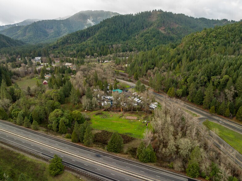 More Photos Of 999 Old Highway 99, Wolf Creek Specialty For Sale