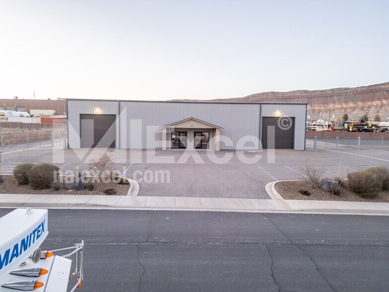 More Photos Of 397 Commerce st, Hurricane Industrial For Lease