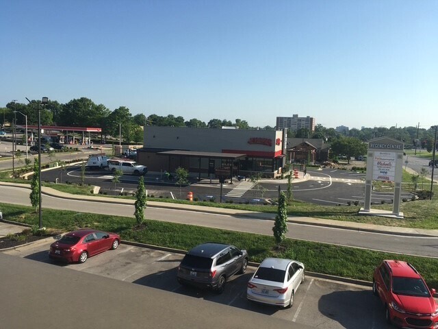 More Photos Of 2307-2375 Nicholasville Rd, Lexington Unknown For Lease