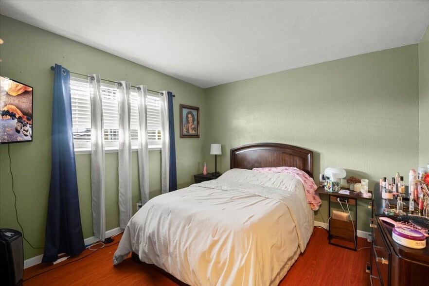 More Photos Of 33638 9th St, Union City Apartments For Sale