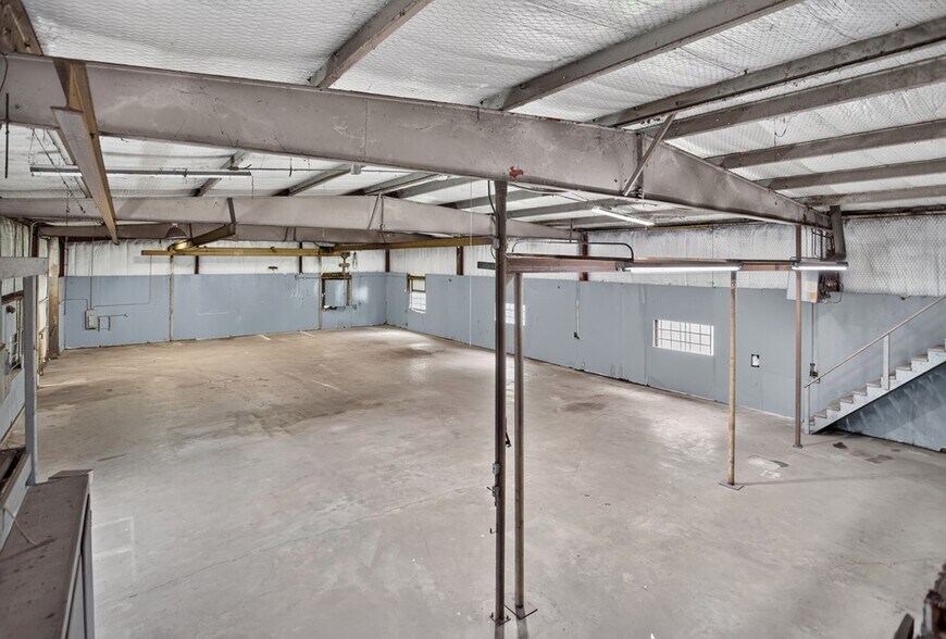 More Photos Of 903 Sayers St, Lufkin Warehouse For Sale