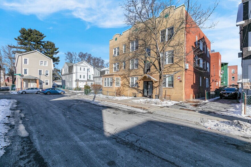 More Photos Of 1069-1075 Capitol Ave, Hartford Apartments For Sale