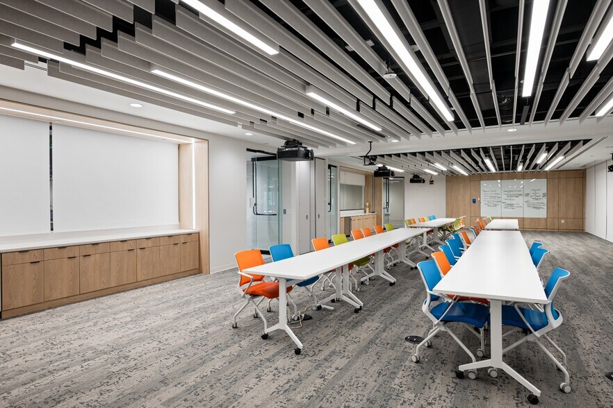 More Photos Of 3340 Perimeter Hill Dr, Nashville Office For Lease