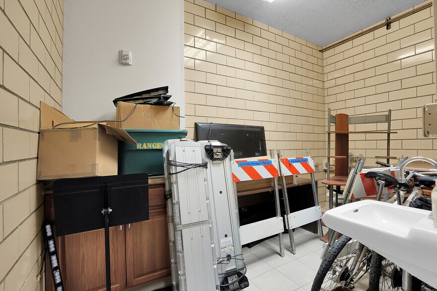 More Photos Of 330 Park Ave, Fort Lupton Office For Lease