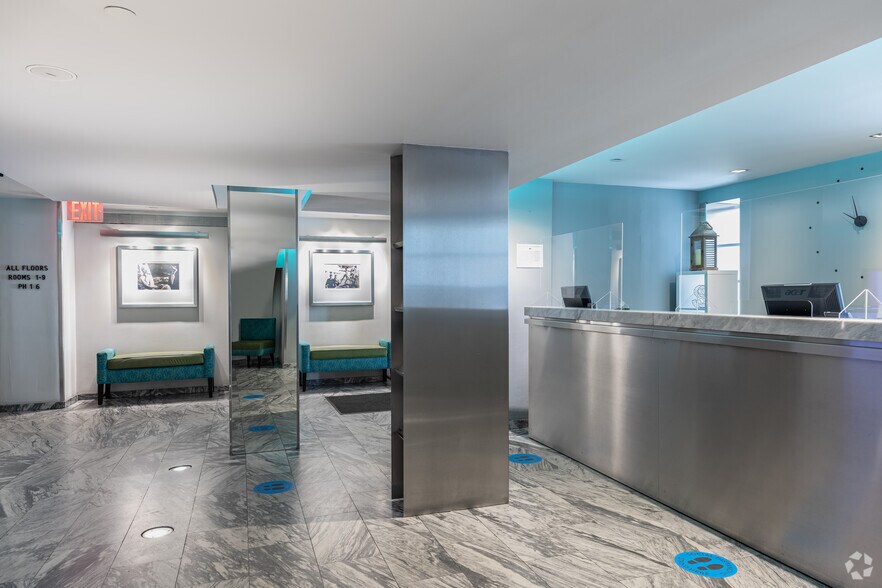 More Photos Of 33 W 55th St, New York Hotel For Lease