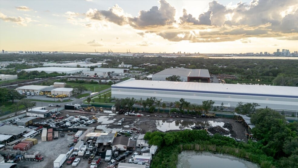 More Photos Of 5404 24th Ave S, Tampa Auto Salvage Facility For Sale