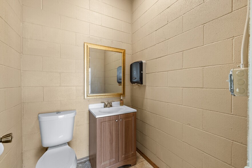 More Photos Of 888 Antler Dr, Casper Warehouse For Sale