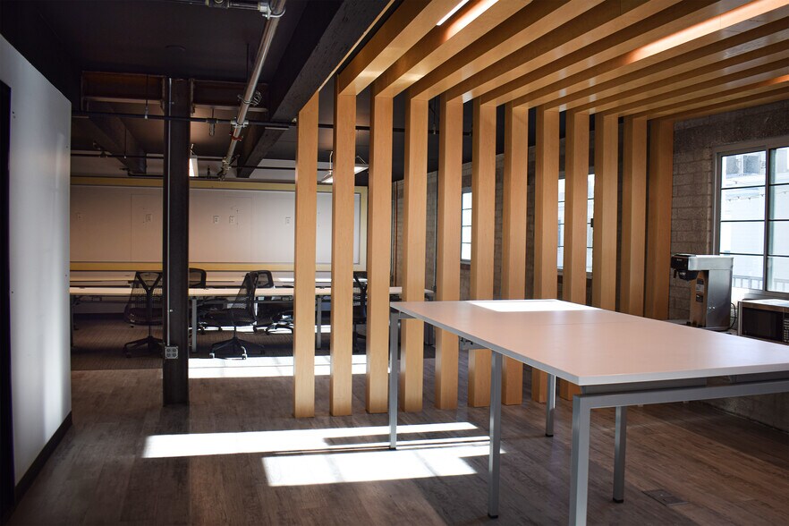 More Photos Of 124 S 6th St, Las Vegas Storefront Retail Office For Lease