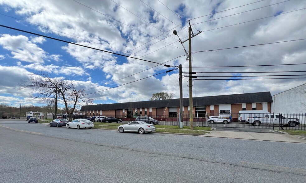 More Photos Of 7925-7929 Parston Dr, District Heights Warehouse For Lease