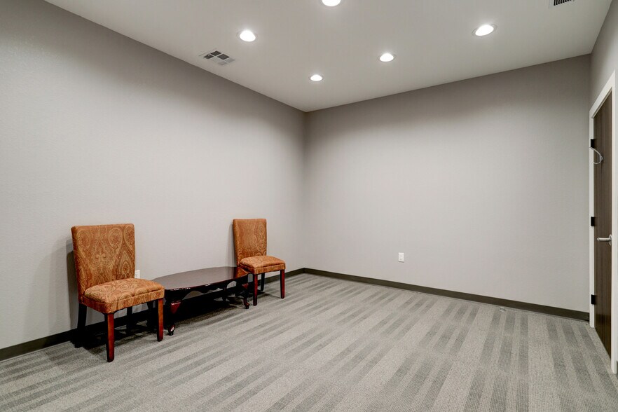 More Photos Of 800 Bonaventure Way, Sugar Land Medical For Sale