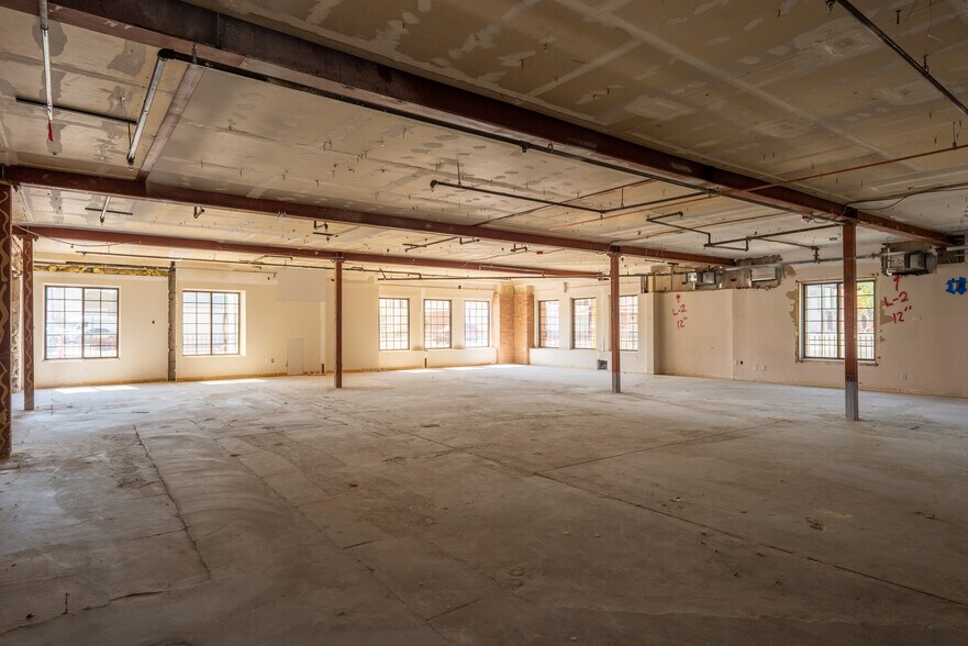 More Photos Of 730 Las Vegas Blvd, Las Vegas Office For Sale