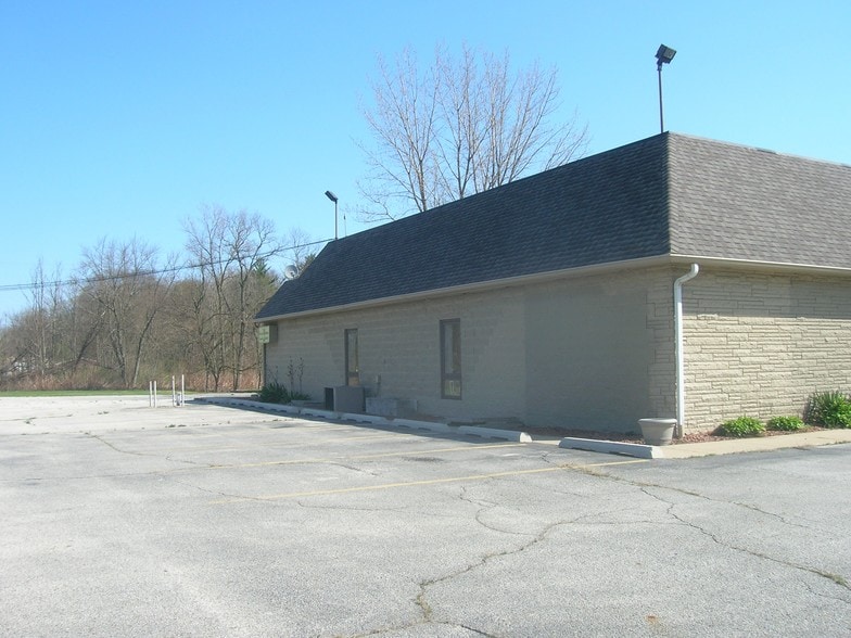More Photos Of 597 Us-30, Valparaiso Auto Dealership For Sale