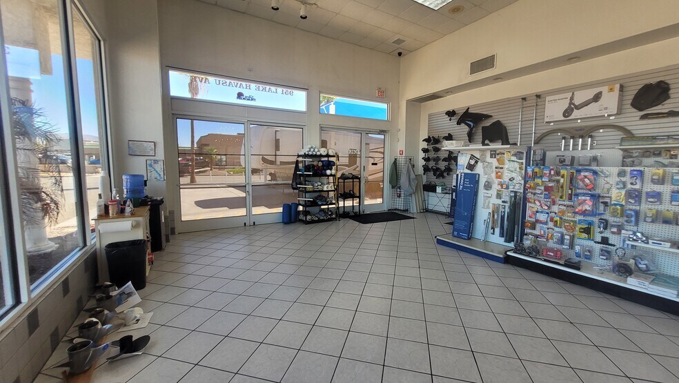 More Photos Of 951 Lake Havasu Ave N, Lake Havasu City Showroom For Lease