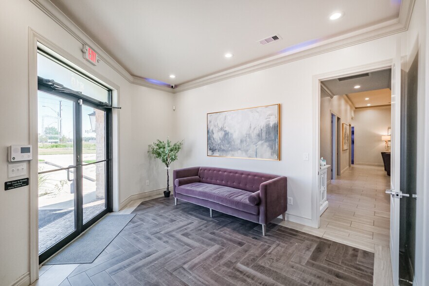 More Photos Of 21733 Provincial Blvd, Katy Loft Creative Space For Sale