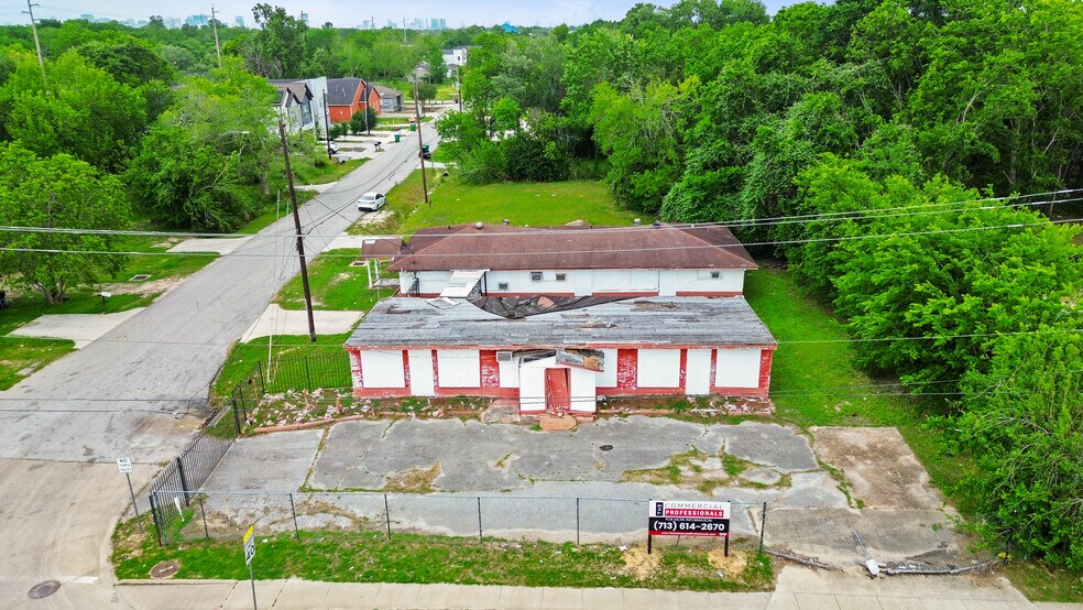 More Photos Of 3725 Reed Rd, Houston Specialty For Sale