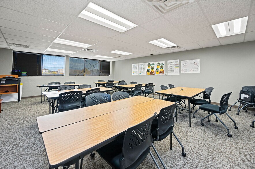 More Photos Of 2960 N Academy Blvd, Colorado Springs Office For Sale