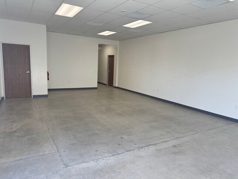 More Photos Of 1781 3rd St, Riverside Warehouse For Lease