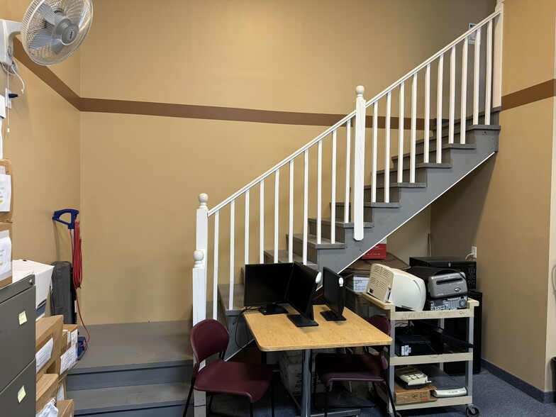 More Photos Of 2323 N State St, Bunnell Flex For Sale