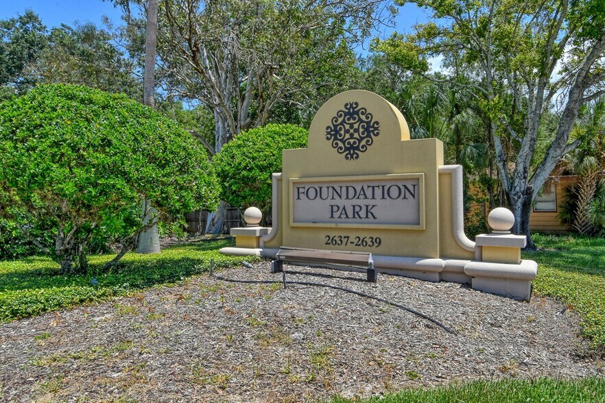 More Photos Of 2639 Fruitville Rd, Sarasota Medical For Lease