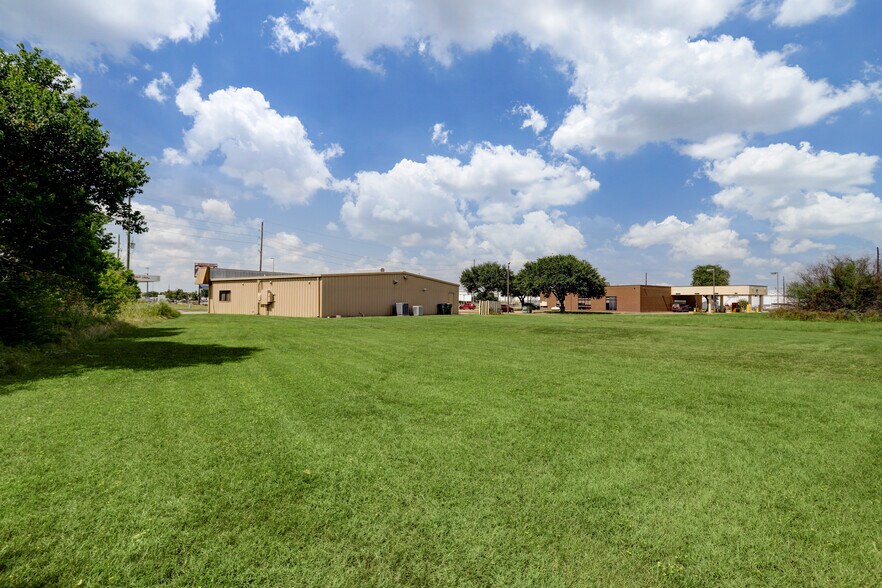 More Photos Of 193 Schmidt Rd, Sealy Freestanding For Sale