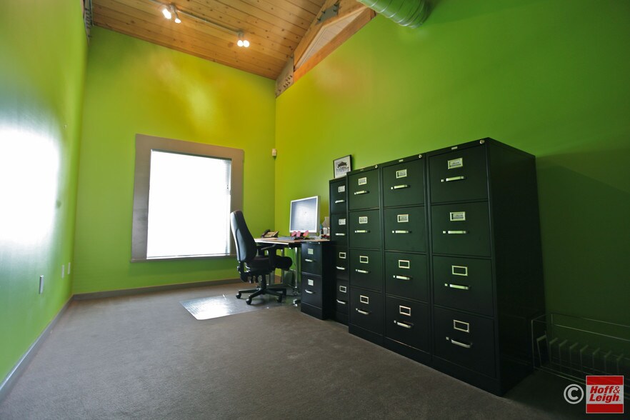 More Photos Of 1753 S 8th St, Colorado Springs Office For Lease