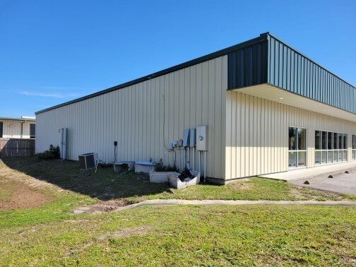 More Photos Of 2401 Ruth Hentz Ave, Panama City Flex For Lease