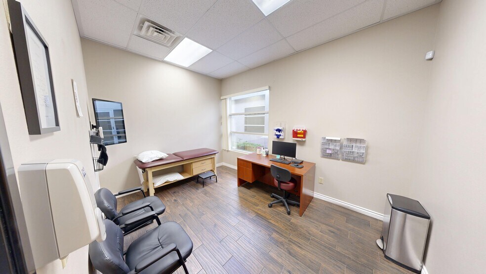 More Photos Of 5225 S Durango Dr, Las Vegas Medical For Sale