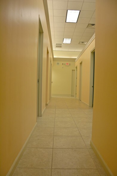 More Photos Of 12112 Bellaire Blvd, Houston Medical For Lease