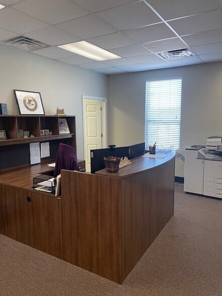 More Photos Of 125 Plantation Centre Dr S, Macon-Bibb Office For Sale