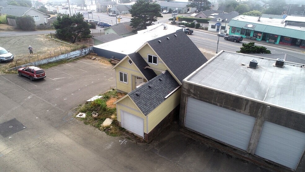 More Photos Of 1333 NE Keel Ave, Lincoln City Specialty For Sale