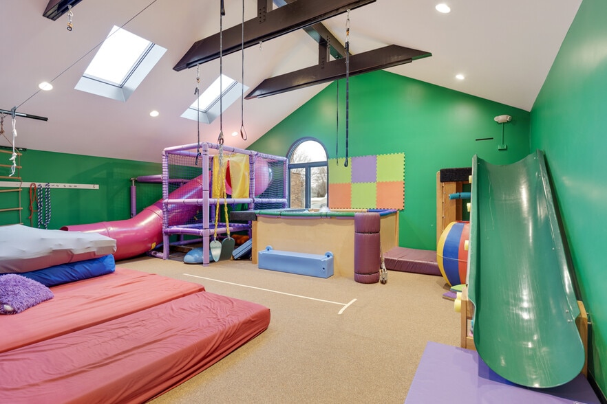 More Photos Of 275 W Dundee Rd, Buffalo Grove Medical For Sale