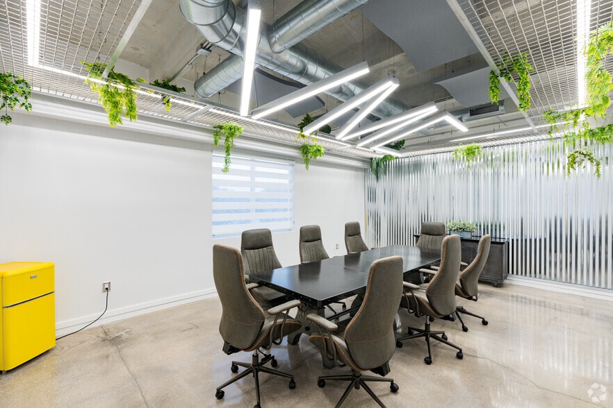 More Photos Of 2550 NW 100th Ave, Doral Office Residential For Lease