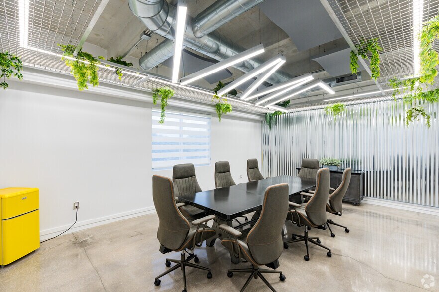 More Photos Of 2550 NW 100th Ave, Doral Office For Sale