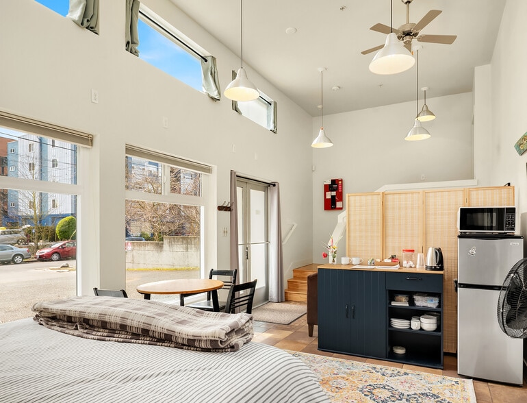 More Photos Of 1502 NW 52nd St, Seattle Office Residential For Sale