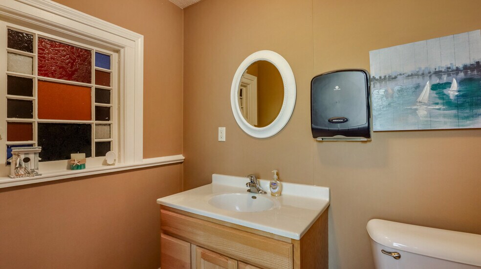 More Photos Of 33 W Cedar St, Chippewa Falls Office For Sale