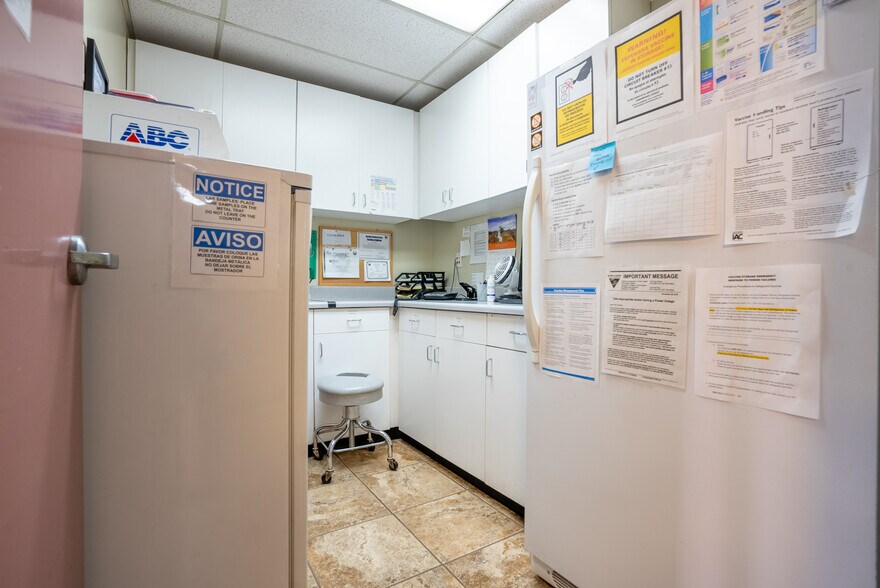 More Photos Of 4946 Florence Ave, Bell Medical For Lease