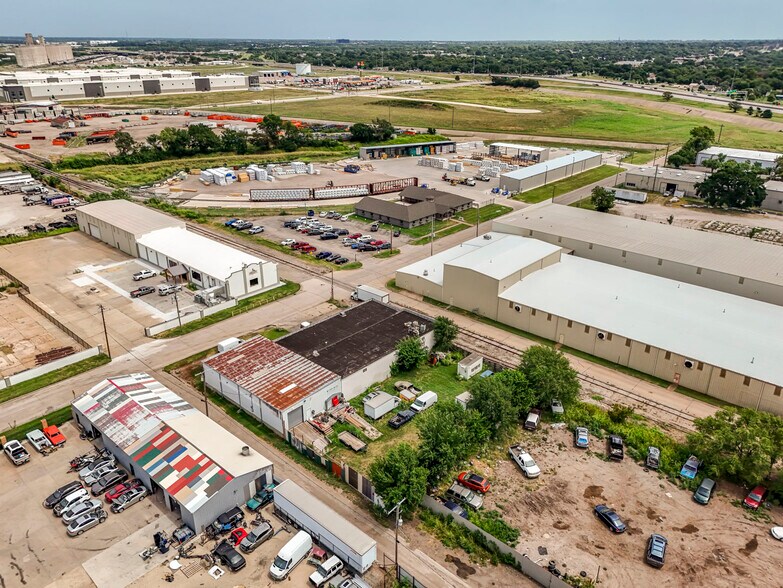 More Photos Of 925 E 19th St, Wichita Warehouse For Sale